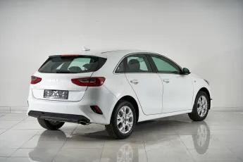Kia  4