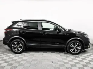 Nissan  4