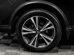 Nissan  8