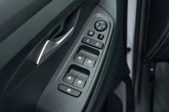 Hyundai  15