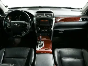 Toyota  8