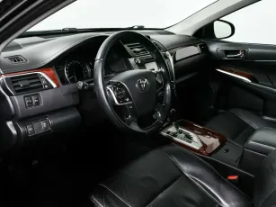 Toyota  9