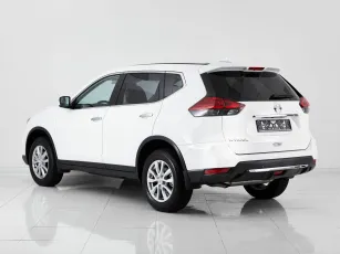 Nissan  4