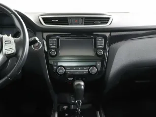 Nissan  8