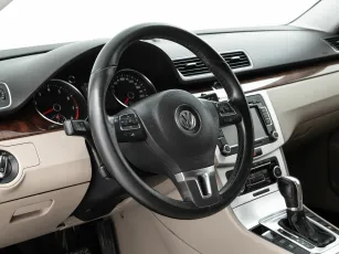 Volkswagen  12