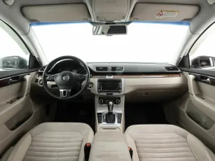 Volkswagen  8