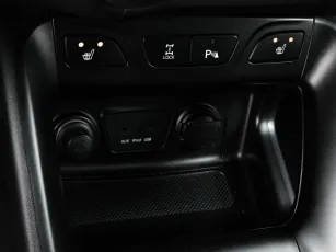 Hyundai  15
