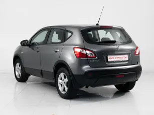 Nissan  5