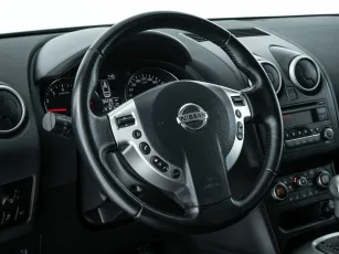 Nissan  8