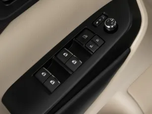 Toyota  12