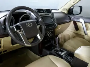 Toyota  9
