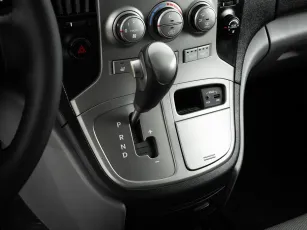 Hyundai  12