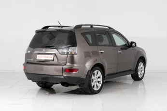 Mitsubishi  4