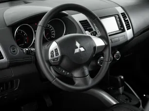 Mitsubishi  8
