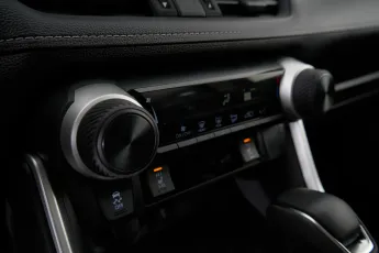 Toyota  15