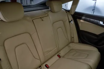 Audi  22