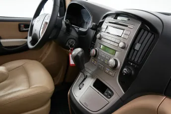 Hyundai  12
