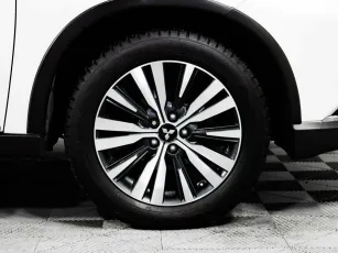 Mitsubishi  5