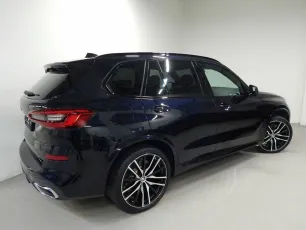 BMW  3
