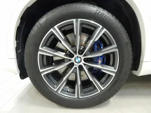 BMW  8