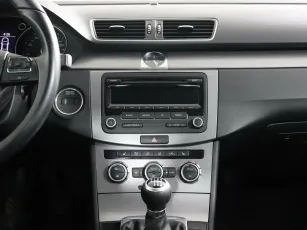 Volkswagen  9