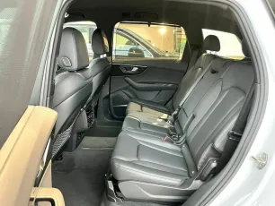 Audi  8