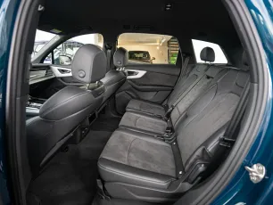 Audi  9