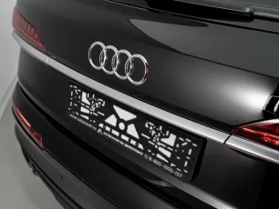 Audi  10