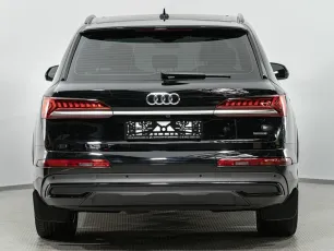 Audi  11