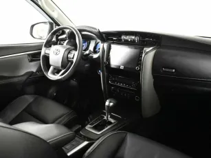 Toyota  8