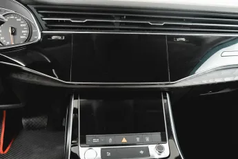 Audi  8