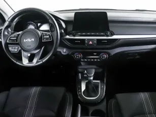 Kia  6
