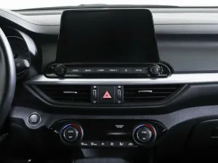 Kia  8