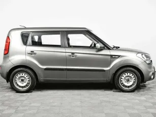 Kia  4