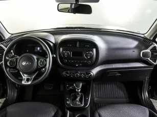Kia  9