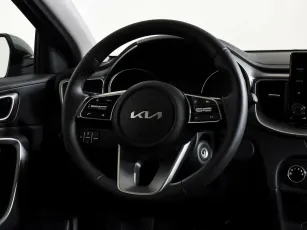 Kia  13