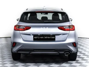 Kia  6