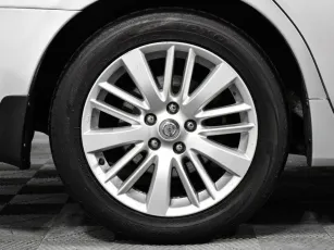 Nissan  8