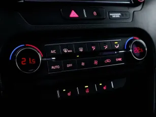 Kia  12