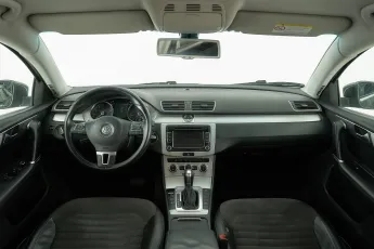 Volkswagen  8