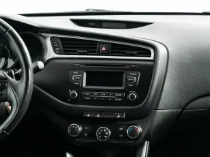 Kia  8