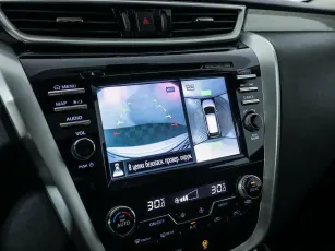 Nissan  10