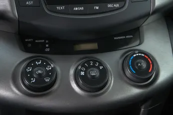 Toyota  16
