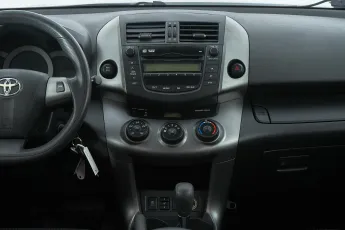 Toyota  9
