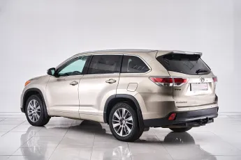 Toyota  4