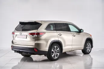 Toyota  5