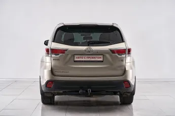 Toyota  6