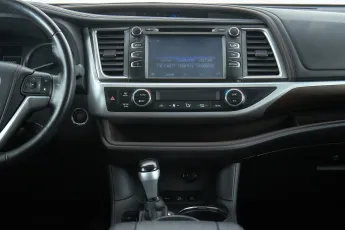 Toyota  9