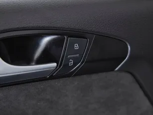 Audi  18