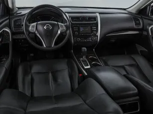 Nissan  9
